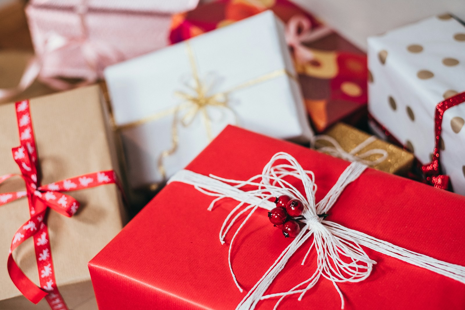 holiday gifts boxes